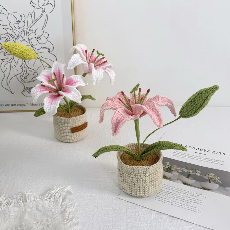 HAND MADED FLOWRY VASES